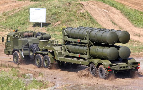 "Wiedomosti": Rosja dostarczy Chinom systemy rakietowe S-400 Triumf