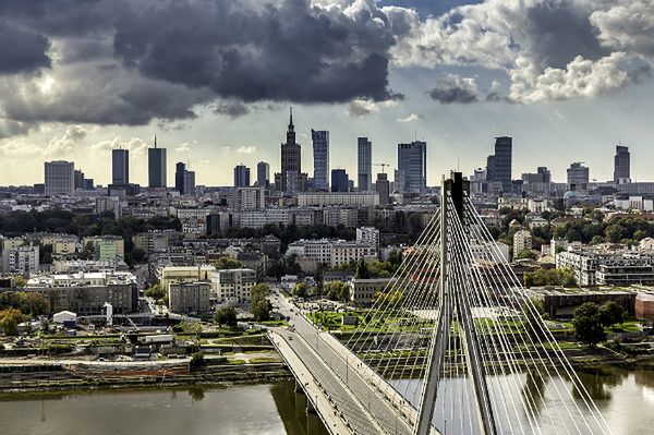 CBOS: Polska krajem bezpiecznym, ale obawiamy się masowej imigracji