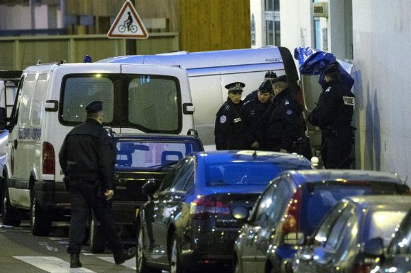 Niepokojące doniesienia z Francji. Strzelanina i wybuch bomby