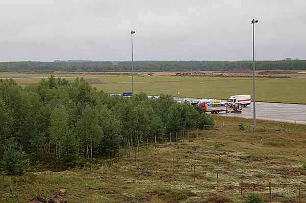 Wypadek na lotnisku w Szymanach, jedna osoba zginęła