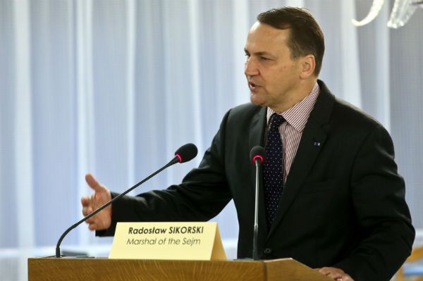 Radosław Sikorski: NATO potrzebuje rewitalizacji