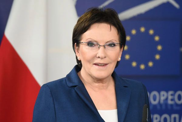 Premier Kopacz spotkała się w Paryżu z prezydentem Francji i kanclerz Niemiec