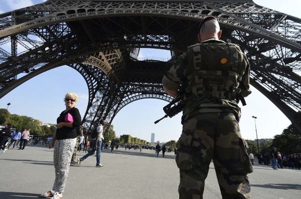 Najwyższy stopień ostrzeżenia antyterrorystycznego we Francji