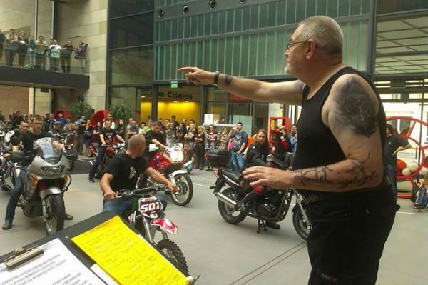 Tego jeszcze nie było - niezwykły koncert z udziałem 100 motocykli!