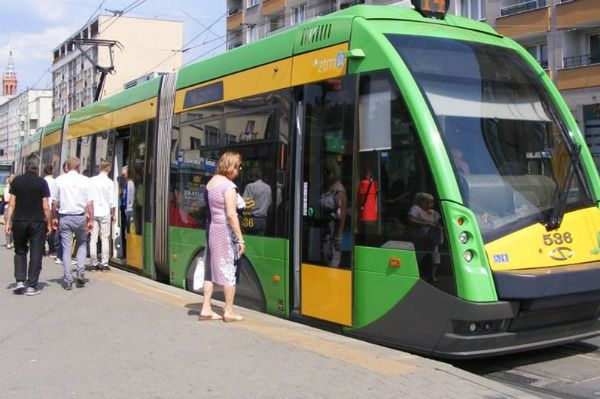 Remont torów w centrum Poznania. Pięć linii tramwajowych pojedzie objazdami