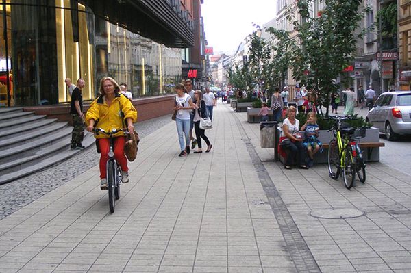 Ścieżka rowerowa na Półwiejskiej w Poznaniu?