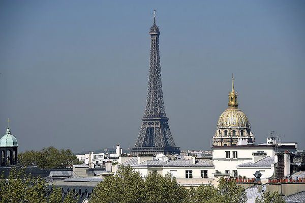 Pięć hoteli w Paryżu organizuje wakacyjną akcję "płać, ile chcesz"