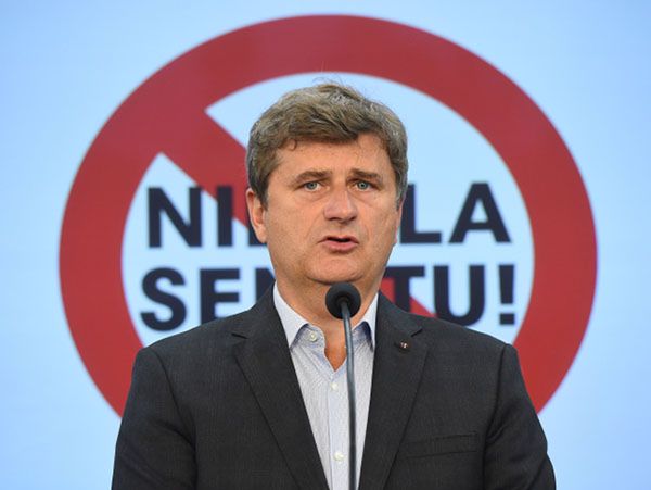 Trzech posłów odeszło z TR. Janusz Palikot: tyle warte jest słowo Leszka Millera