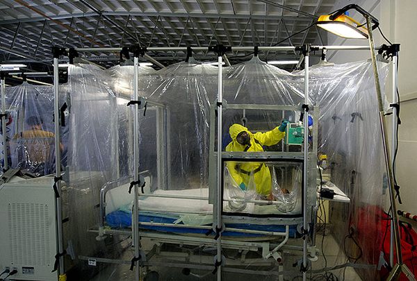 Sierra Leone: ofiarą wirusa Eboli padł drugi lekarz walczący z epidemią