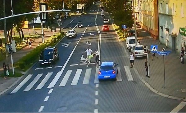 Pobicie przechodnia w Gliwicach. Zwrócił uwagę kierowcy golfa, że przytarł inne auto