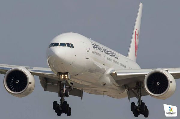 Boeing japońskich linii wylądował na płycie katowickiego lotniska