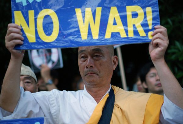 Japonia: zniesiono zakaz wysyłania wojsk poza granice