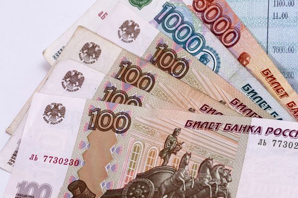 Rosyjski deputowany: koniec z nagim Apollem na rosyjskich banknotach