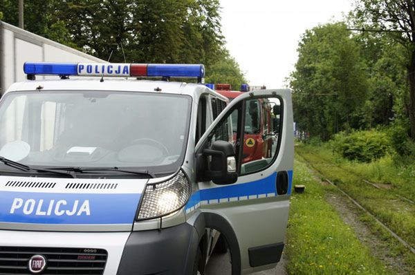 Chorzów: 17-latek utonął, bo założył się z kolegami