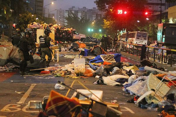 Wenezuela: podczas starć z demonstrantami zginął policjant