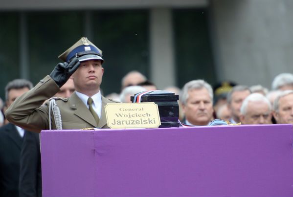 Na Cmentarzu Wojskowym na Powązkach pochowano gen. Wojciecha Jaruzelskiego