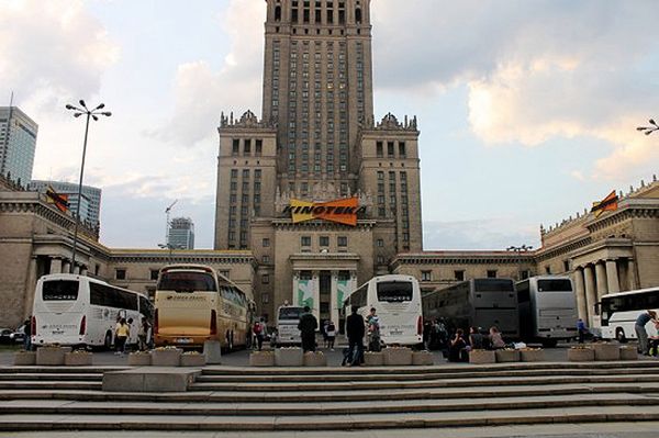 Rewolucja na Placu Defilad - ożyje kulturalnie i sportowo