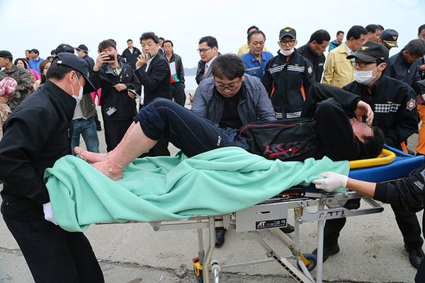 Katastrofa promu w Korei Południowej - 4 zabitych, prawie 300 zaginionych