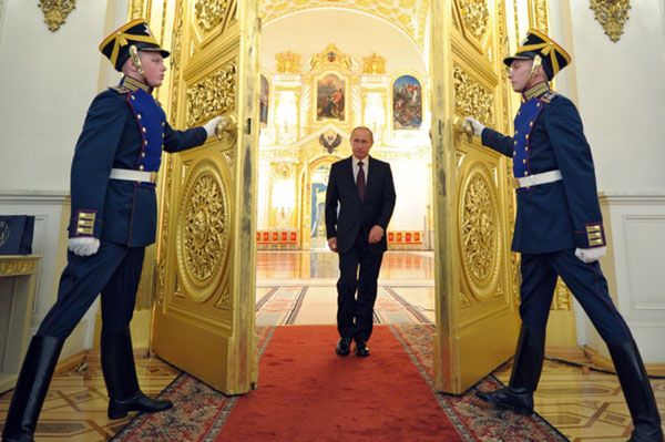 "Financial Times": Cyniczny plan Putina zakłada rozpad Ukrainy