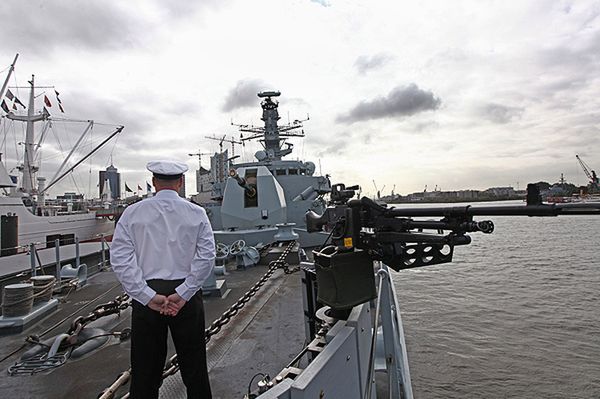 HMS Argyll omyłkowo wystrzelił torpedę w kierunku bazy Davenport