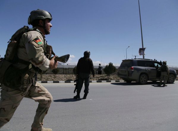 Afganistan: siedmiu zabitych w ataku talibów na komisję wyborczą