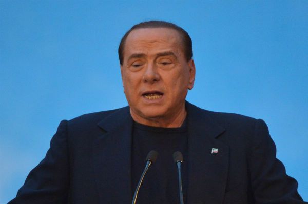 Berlusconi "na uwięzi". Z Włoch prędko nie wyjedzie...