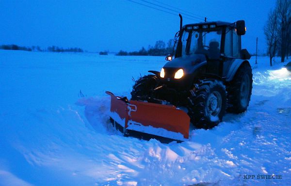 Zasnął na poboczu, przysypał go śnieg. Miał dużo szczęścia