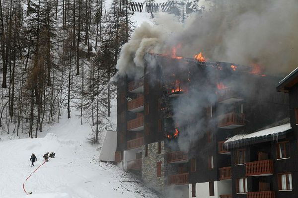 200 osób ewakuowanych z francuskiego kurortu narciarskiego Val d'Isere. Zapalił się hotel