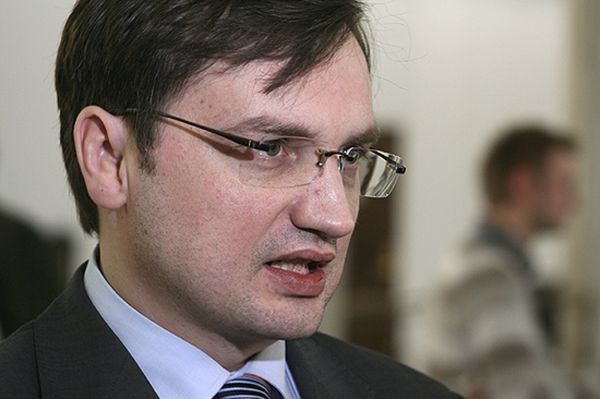 Parlament Europejski uchylił immunitet Zbigniewowi Ziobrze