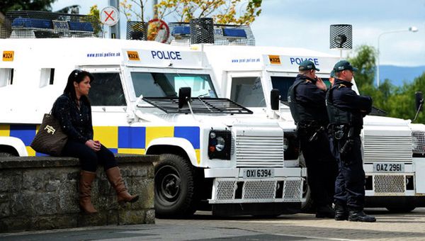 Po nieudanym zamachu bombowym policja wzmaga czujność w Irlandii Północnej