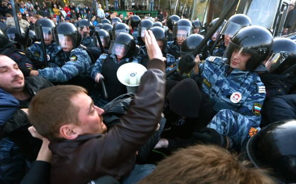 Rosja: politycy winni antyimigranckim zamieszkom w Moskwie - ocenia dziennik "Wiedomosti"