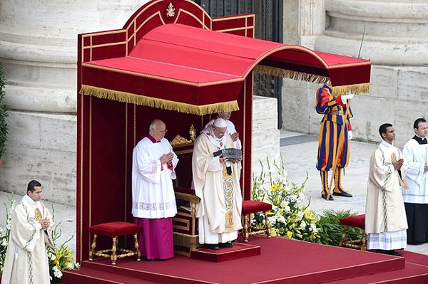 Watykan wystawił na widok publiczny relikwie św. Piotra