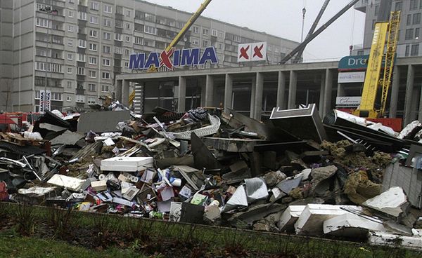 Wzrosła liczba ofiar zawalenia się supermarketu w Rydze