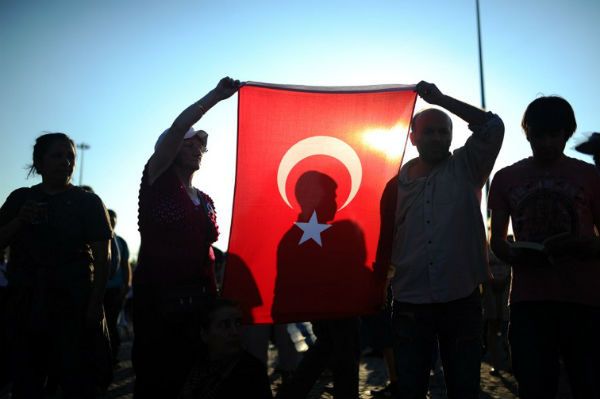 Znów tysiące demonstrantów na placu Taksim w Turcji