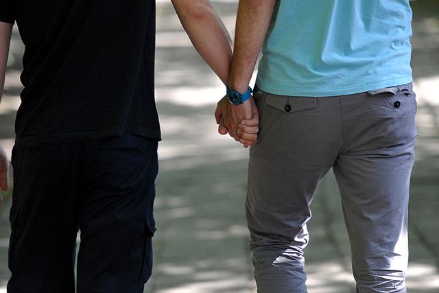 Watykan: pary homoseksualne to nie rodziny