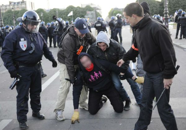 Starcia w Paryżu po demonstracji przeciwników małżeństw homoseksualnych