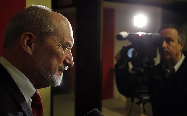 Macierewicz apeluje o włączenie UE w śledztwo smoleńskie