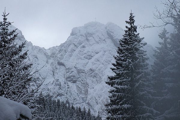 Wysoko w Tatrach spadł śnieg