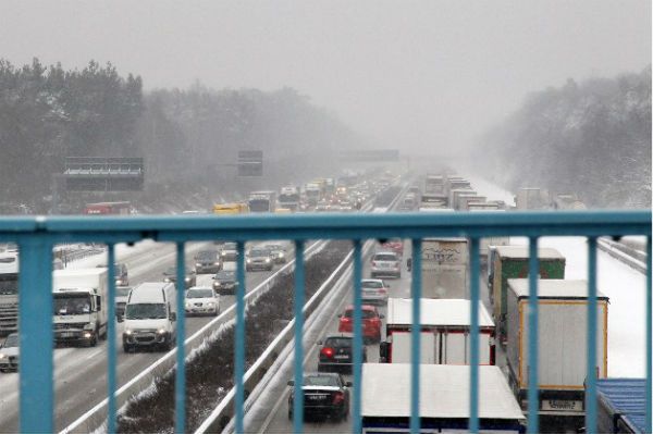 Ogromny karambol na autostradzie w Niemczech, są ranni