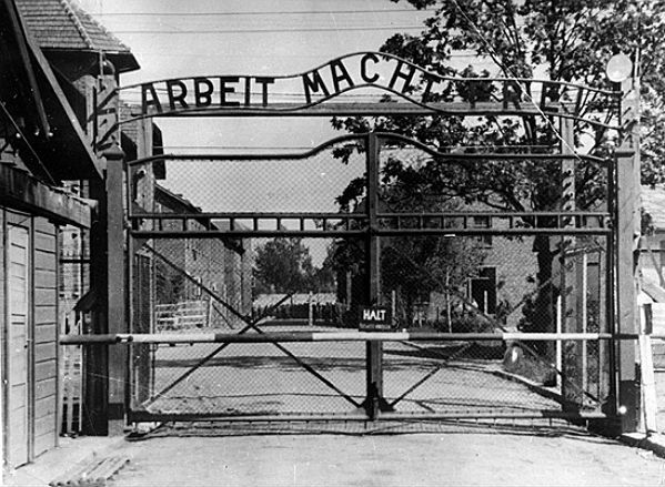 Skazali niemieckiego nauczyciela za kradzież w Auschwitz