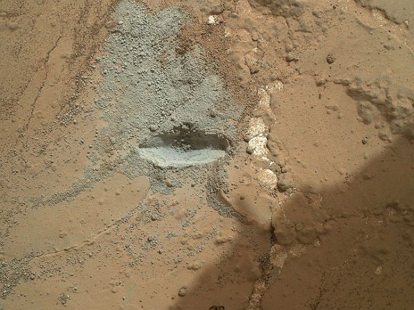 Łazik Curiosity wierci na Marsie