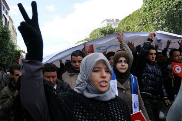 Dziesiątki tysięcy ludzi na prorządowej demonstracji w Tunezji