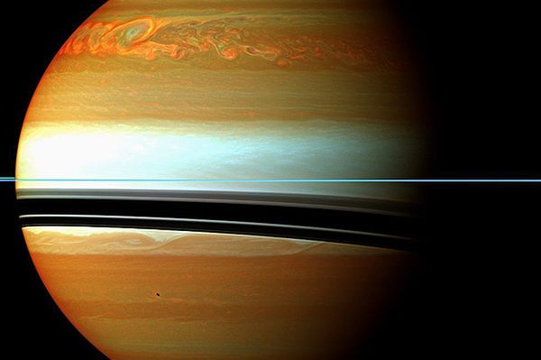 NASA: sonda Cassini zaobserwowała niezwykłą burzę na Saturnie