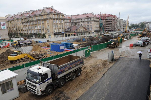 Mieszkańcy protestowali na pl. Wileńskim przeciw budowie metra