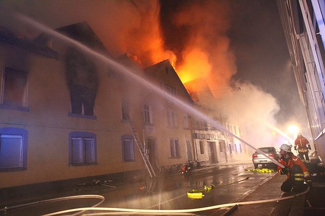 Niemcy: osiem osób, w tym dzieci, zginęło w pożarze domu pod Stuttgartem