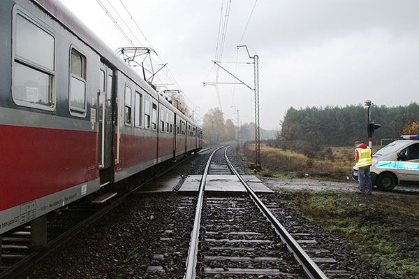 Pijany traktorzysta sparaliżował ruch pociągów