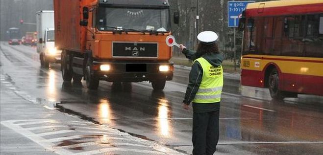 Więcej wlepionych mandatów, wyższa pensja