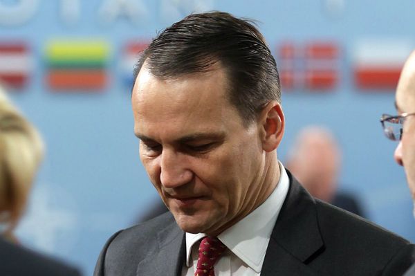 Radosław Sikorski ponowił apel do Rosji o zwrot wraku Tu-154