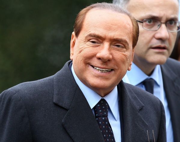 Berlusconi: czuję się zobligowany do tego, by pozostać w polityce