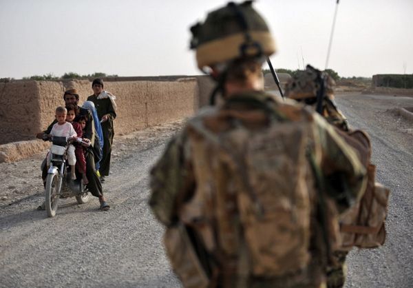 Afganistan: zamachowiec samobójca na ośle zabił trzech żołnierzy i ich tłumacza